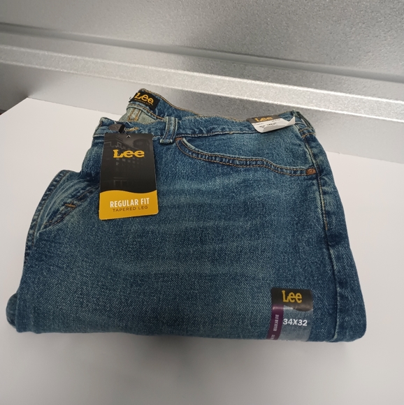New With Tags Men's Lee Regular Fit Denim Tapered Leg Size 34X32 - Picture 2 of 16